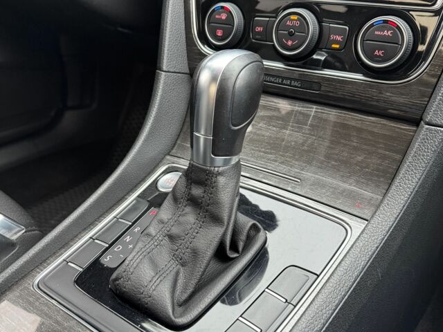 Серый Фольксваген Пассат, объемом двигателя 1.8 л и пробегом 173 тыс. км за 13250 $, фото 8 на Automoto.ua