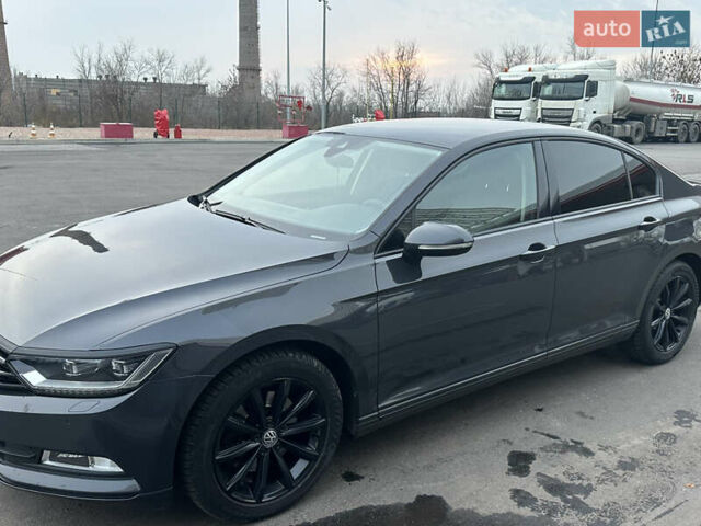 Серый Фольксваген Пассат, объемом двигателя 2 л и пробегом 257 тыс. км за 16900 $, фото 2 на Automoto.ua