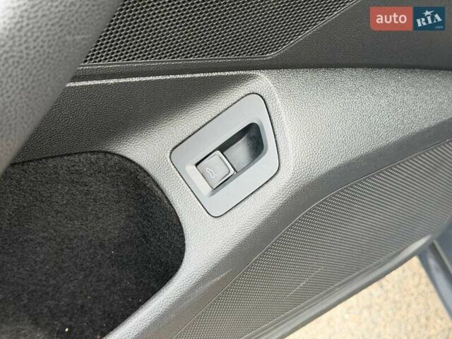 Сірий Фольксваген Пассат, об'ємом двигуна 1.97 л та пробігом 257 тис. км за 16900 $, фото 36 на Automoto.ua