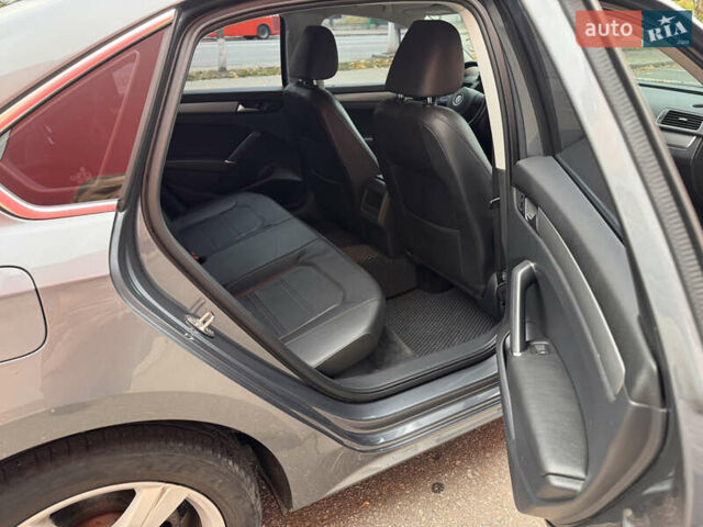Сірий Фольксваген Пассат, об'ємом двигуна 1.8 л та пробігом 172 тис. км за 11000 $, фото 7 на Automoto.ua