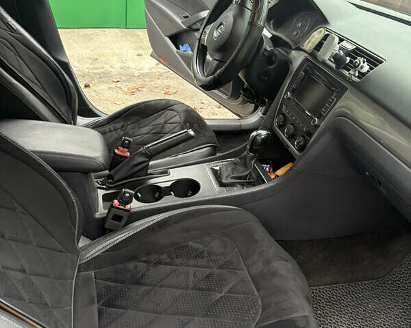 Серый Фольксваген Пассат, объемом двигателя 1.8 л и пробегом 255 тыс. км за 8500 $, фото 7 на Automoto.ua