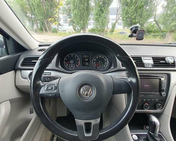 Серый Фольксваген Пассат, объемом двигателя 1.8 л и пробегом 180 тыс. км за 12000 $, фото 11 на Automoto.ua