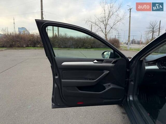 Сірий Фольксваген Пассат, об'ємом двигуна 1.97 л та пробігом 257 тис. км за 16900 $, фото 33 на Automoto.ua