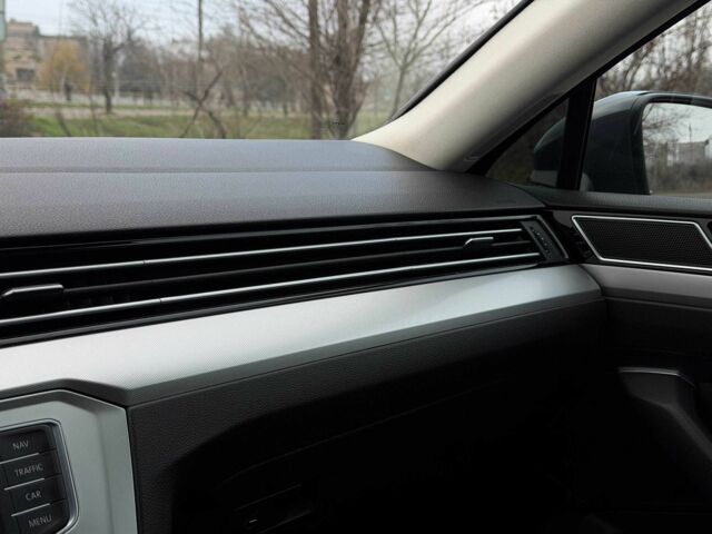 Серый Фольксваген Пассат, объемом двигателя 2 л и пробегом 257 тыс. км за 16900 $, фото 22 на Automoto.ua