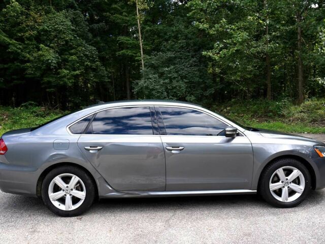 Серый Фольксваген Пассат, объемом двигателя 1.8 л и пробегом 77 тыс. км за 5300 $, фото 5 на Automoto.ua