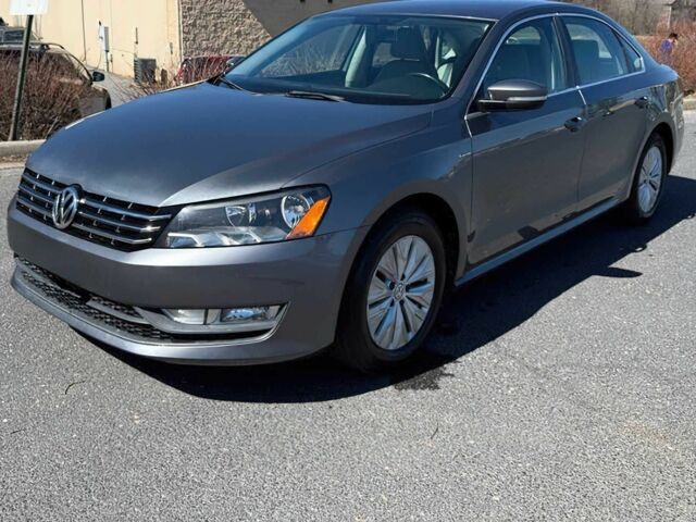 Серый Фольксваген Пассат, объемом двигателя 1.8 л и пробегом 71 тыс. км за 2150 $, фото 2 на Automoto.ua