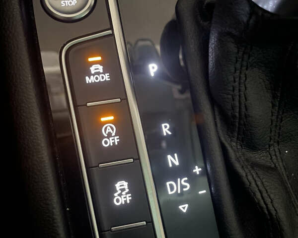 Серый Фольксваген Пассат, объемом двигателя 1.97 л и пробегом 190 тыс. км за 18700 $, фото 32 на Automoto.ua