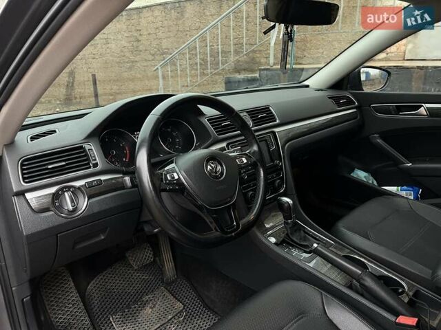 Сірий Фольксваген Пассат, об'ємом двигуна 1.8 л та пробігом 173 тис. км за 13800 $, фото 24 на Automoto.ua