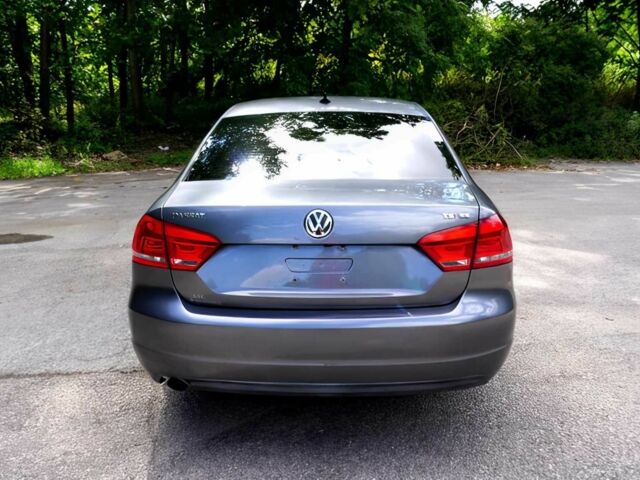 Сірий Фольксваген Пассат, об'ємом двигуна 1.8 л та пробігом 77 тис. км за 8250 $, фото 4 на Automoto.ua