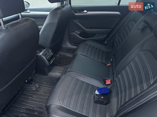 Серый Фольксваген Пассат, объемом двигателя 2 л и пробегом 257 тыс. км за 16900 $, фото 18 на Automoto.ua