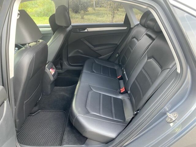 Сірий Фольксваген Пассат, об'ємом двигуна 1.8 л та пробігом 150 тис. км за 10300 $, фото 7 на Automoto.ua