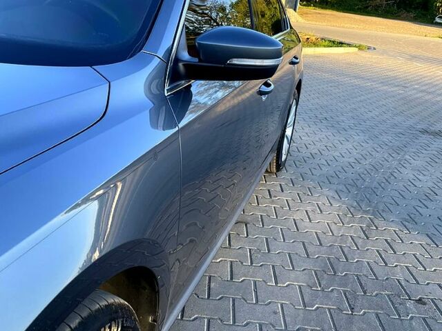 Сірий Фольксваген Пассат, об'ємом двигуна 2 л та пробігом 259 тис. км за 12400 $, фото 2 на Automoto.ua