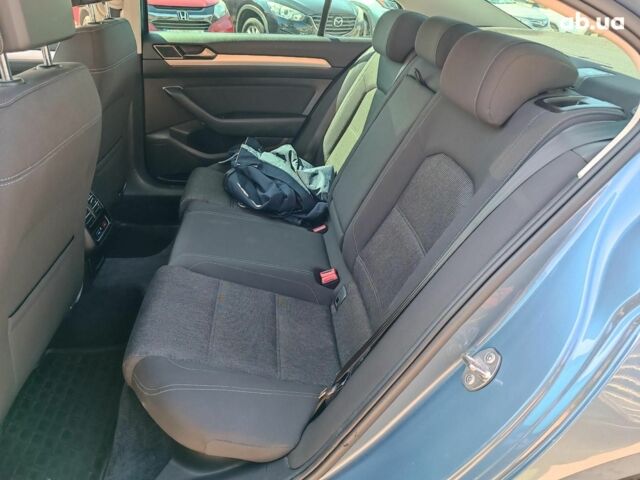 Серый Фольксваген Пассат, объемом двигателя 2.4 л и пробегом 96 тыс. км за 17440 $, фото 11 на Automoto.ua