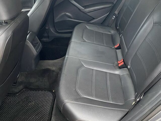 Серый Фольксваген Пассат, объемом двигателя 1.8 л и пробегом 129 тыс. км за 11500 $, фото 14 на Automoto.ua