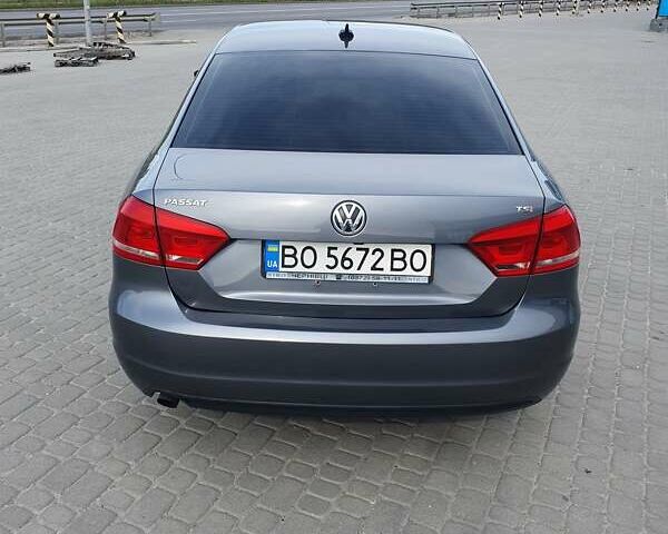 Серый Фольксваген Пассат, объемом двигателя 1.8 л и пробегом 180 тыс. км за 12000 $, фото 2 на Automoto.ua