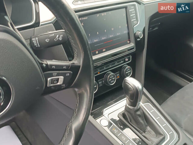 Серый Фольксваген Пассат, объемом двигателя 1.97 л и пробегом 290 тыс. км за 17500 $, фото 27 на Automoto.ua