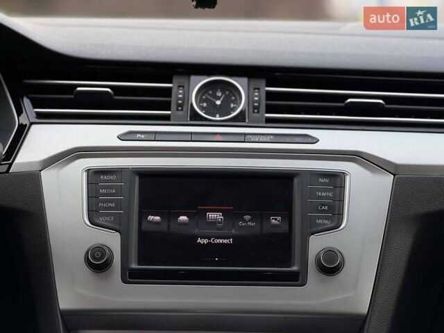 Сірий Фольксваген Пассат, об'ємом двигуна 1.97 л та пробігом 257 тис. км за 16900 $, фото 45 на Automoto.ua