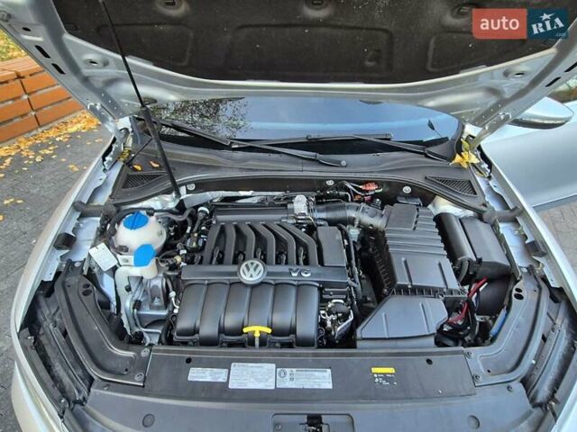 Серый Фольксваген Пассат, объемом двигателя 3.6 л и пробегом 125 тыс. км за 11900 $, фото 6 на Automoto.ua