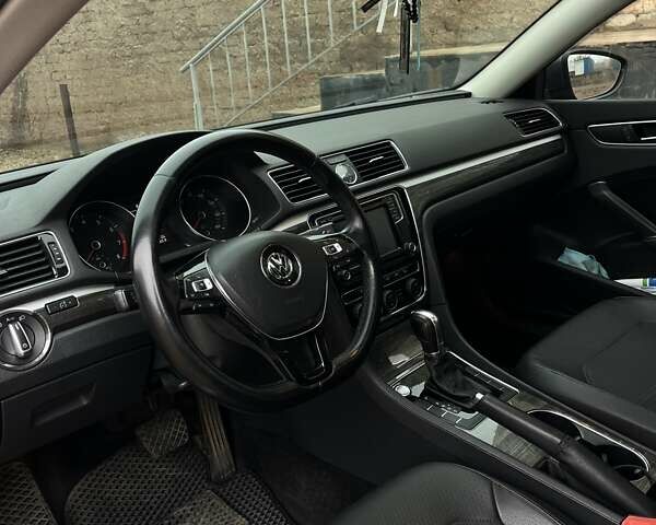 Сірий Фольксваген Пассат, об'ємом двигуна 1.8 л та пробігом 173 тис. км за 13800 $, фото 25 на Automoto.ua