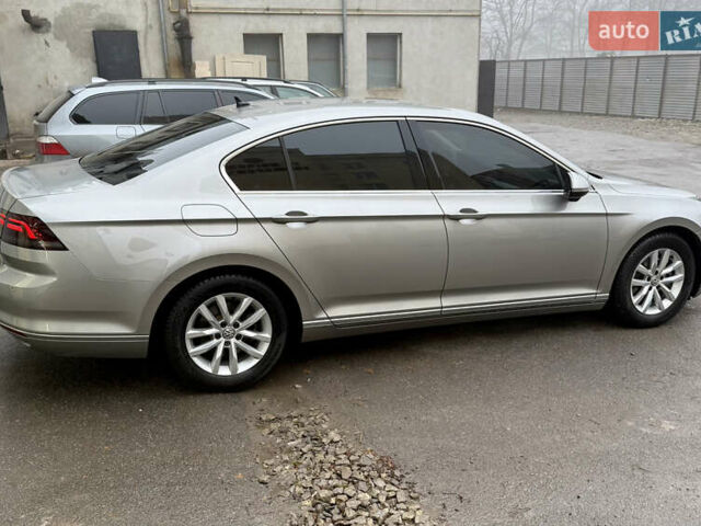 Серый Фольксваген Пассат, объемом двигателя 1.97 л и пробегом 225 тыс. км за 16800 $, фото 7 на Automoto.ua