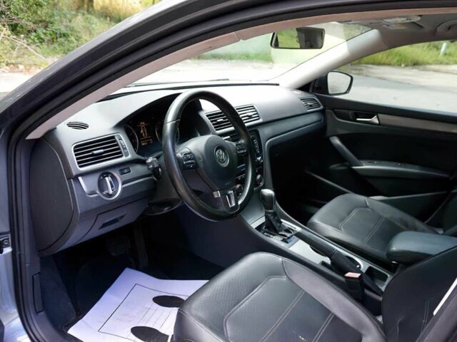 Серый Фольксваген Пассат, объемом двигателя 1.8 л и пробегом 77 тыс. км за 5300 $, фото 7 на Automoto.ua