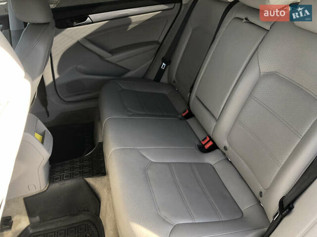 Фольксваген Пассат 2015 в Черкассах на Automoto.ua Серый Фольксваген Пассат, объемом двигателя 1.8 л и пробегом 232 тыс. км за 10700 $, фото 12 на Automoto.ua