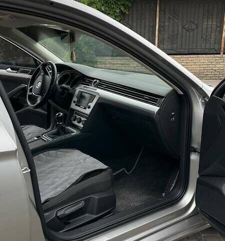 Серый Фольксваген Пассат, объемом двигателя 2 л и пробегом 240 тыс. км за 15500 $, фото 6 на Automoto.ua