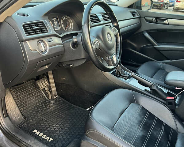 Сірий Фольксваген Пассат, об'ємом двигуна 1.78 л та пробігом 203 тис. км за 10000 $, фото 14 на Automoto.ua