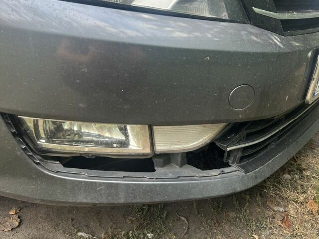 Серый Фольксваген Пассат, объемом двигателя 1.8 л и пробегом 156 тыс. км за 10000 $, фото 7 на Automoto.ua