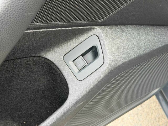 Серый Фольксваген Пассат, объемом двигателя 2 л и пробегом 257 тыс. км за 16900 $, фото 13 на Automoto.ua