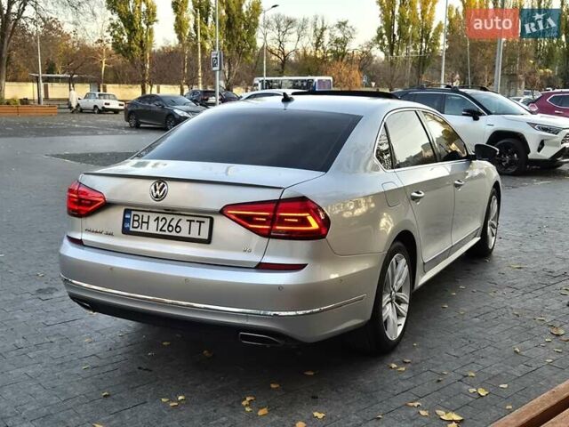 Серый Фольксваген Пассат, объемом двигателя 3.6 л и пробегом 125 тыс. км за 11900 $, фото 8 на Automoto.ua