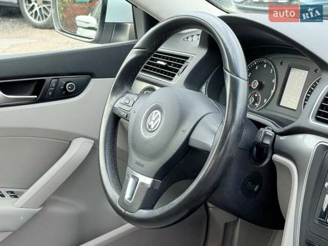 Сірий Фольксваген Пассат, об'ємом двигуна 1.8 л та пробігом 135 тис. км за 12000 $, фото 31 на Automoto.ua
