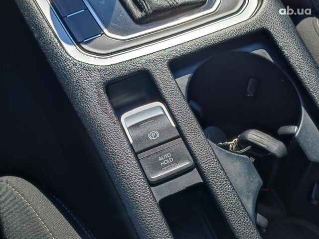 Серый Фольксваген Пассат, объемом двигателя 2.4 л и пробегом 96 тыс. км за 17440 $, фото 18 на Automoto.ua