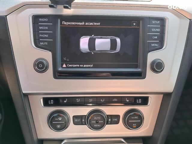 Серый Фольксваген Пассат, объемом двигателя 2.4 л и пробегом 96 тыс. км за 17440 $, фото 29 на Automoto.ua