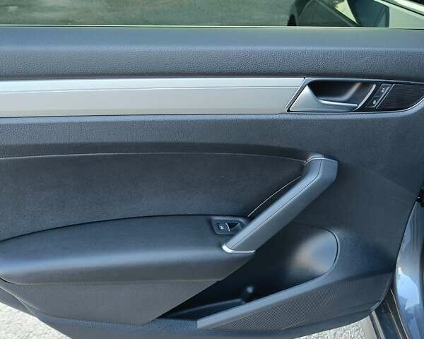 Фольксваген Пассат 2015 в Житомире на Automoto.ua Серый Фольксваген Пассат, объемом двигателя 1.8 л и пробегом 185 тыс. км за 11500 $, фото 22 на Automoto.ua