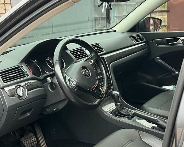 Сірий Фольксваген Пассат, об'ємом двигуна 1.8 л та пробігом 173 тис. км за 13800 $, фото 16 на Automoto.ua