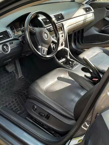 Серый Фольксваген Пассат, объемом двигателя 1.8 л и пробегом 210 тыс. км за 9500 $, фото 15 на Automoto.ua