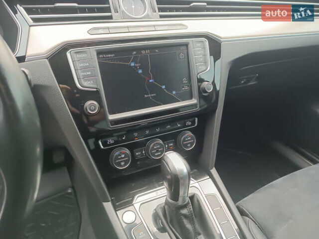 Серый Фольксваген Пассат, объемом двигателя 1.97 л и пробегом 290 тыс. км за 17500 $, фото 26 на Automoto.ua