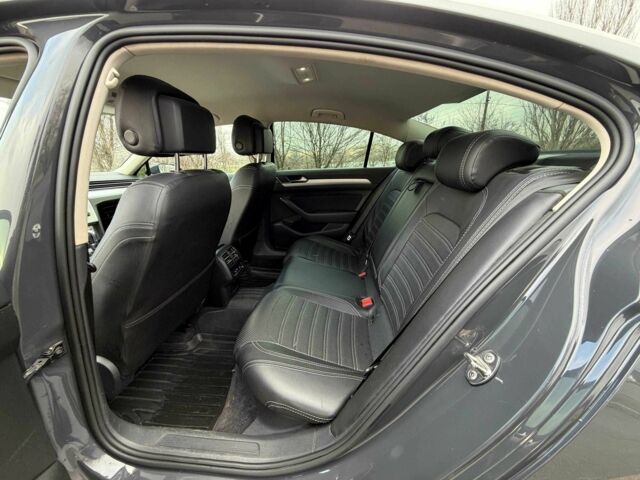 Серый Фольксваген Пассат, объемом двигателя 2 л и пробегом 257 тыс. км за 16900 $, фото 11 на Automoto.ua