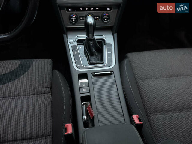 Серый Фольксваген Пассат, объемом двигателя 2 л и пробегом 264 тыс. км за 15850 $, фото 31 на Automoto.ua