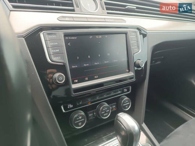 Серый Фольксваген Пассат, объемом двигателя 1.97 л и пробегом 290 тыс. км за 17500 $, фото 15 на Automoto.ua