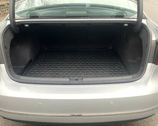 Серый Фольксваген Пассат, объемом двигателя 2 л и пробегом 52 тыс. км за 20000 $, фото 20 на Automoto.ua