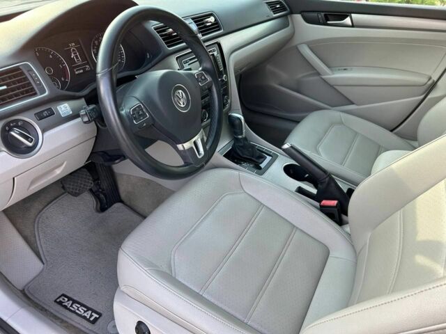 Сірий Фольксваген Пассат, об'ємом двигуна 2 л та пробігом 205 тис. км за 331 $, фото 5 на Automoto.ua