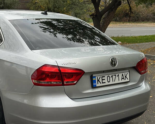 Серый Фольксваген Пассат, объемом двигателя 1.8 л и пробегом 225 тыс. км за 12000 $, фото 3 на Automoto.ua