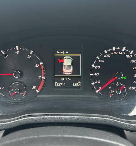 Серый Фольксваген Пассат, объемом двигателя 1.8 л и пробегом 127 тыс. км за 14000 $, фото 4 на Automoto.ua