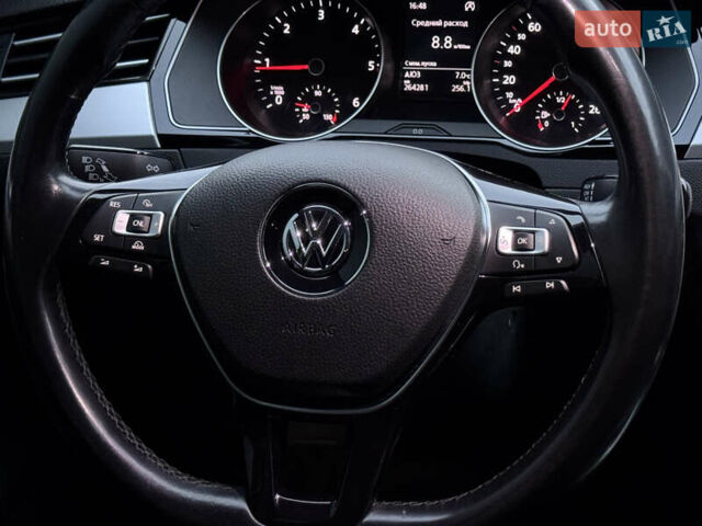Серый Фольксваген Пассат, объемом двигателя 2 л и пробегом 264 тыс. км за 15850 $, фото 30 на Automoto.ua