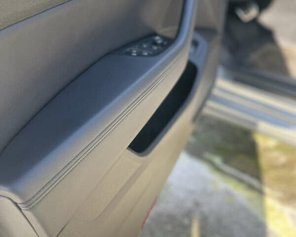 Серый Фольксваген Пассат, объемом двигателя 1.97 л и пробегом 190 тыс. км за 18700 $, фото 15 на Automoto.ua