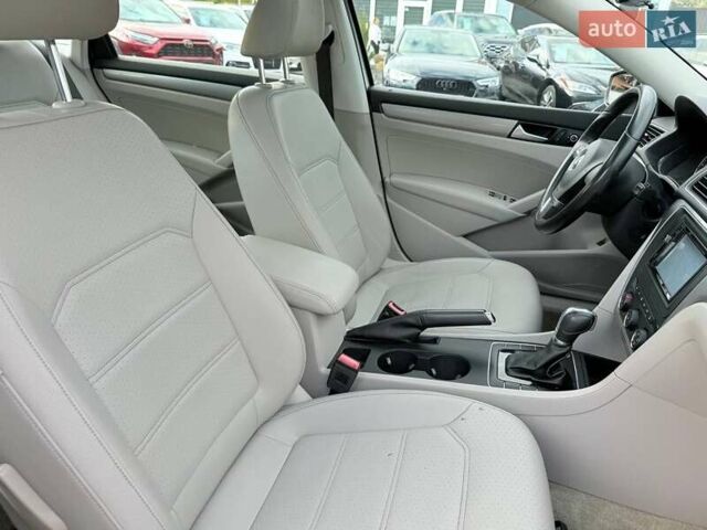 Сірий Фольксваген Пассат, об'ємом двигуна 1.8 л та пробігом 135 тис. км за 12000 $, фото 19 на Automoto.ua