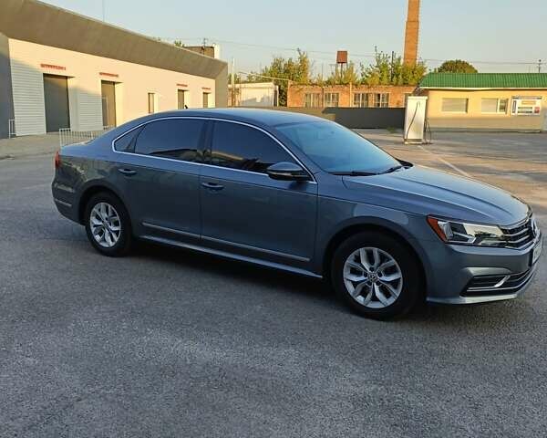 Фольксваген Пассат 2015 в Житомире на Automoto.ua Серый Фольксваген Пассат, объемом двигателя 1.8 л и пробегом 185 тыс. км за 11500 $, фото 3 на Automoto.ua