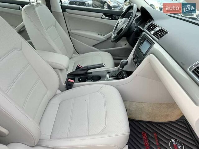 Сірий Фольксваген Пассат, об'ємом двигуна 1.8 л та пробігом 135 тис. км за 12000 $, фото 20 на Automoto.ua